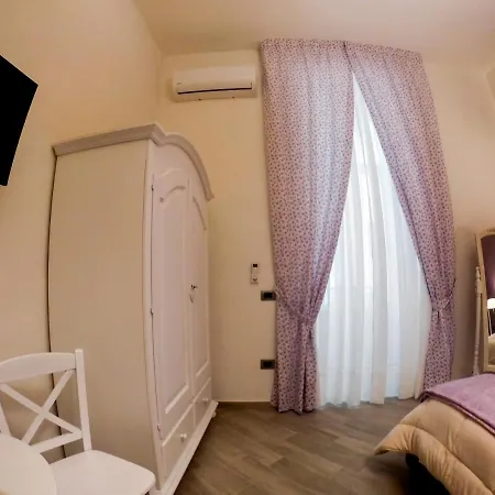 فندق مبيت وإفطار Le Stanze Di Santa Chiara 4*