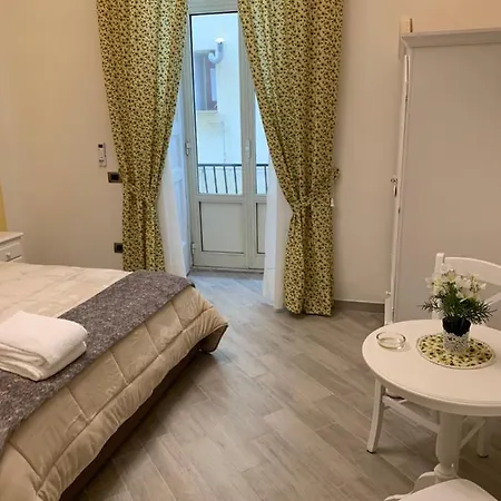 Le Stanze Di Santa Chiara 4*