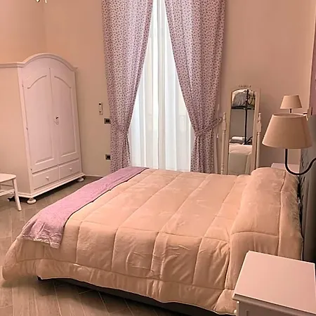 Le Stanze Di Santa Chiara B&B 4*