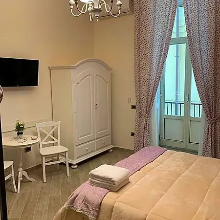 Le Stanze Di Santa Chiara Bed & Breakfast Neapel