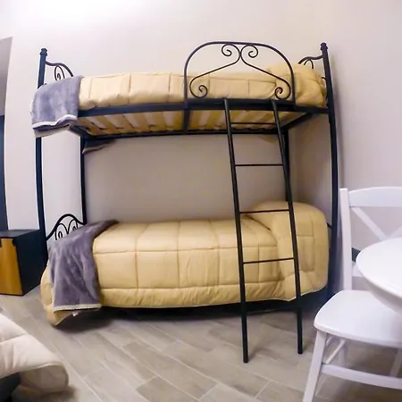 ベッド・アンド・ブレックファスト Le Stanze Di Santa Chiara ナポリ